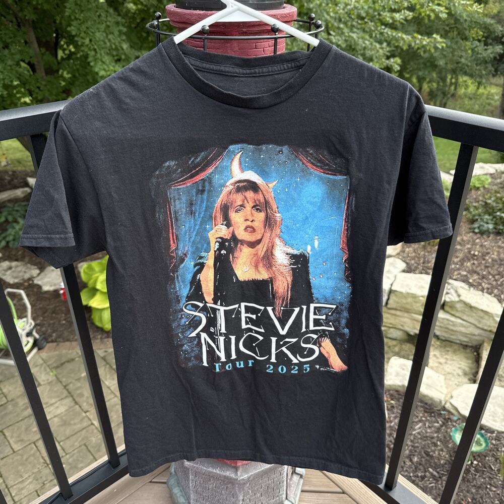 New Stevie Nicks Tour 2025 Graphic T-Shirt Mens S Black Concert Tee Deadstock
